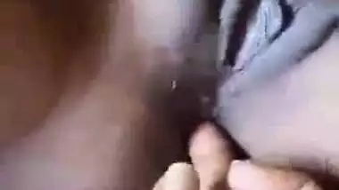 Desi girl fingering asshole MMS sex clip