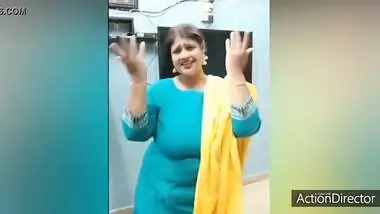 Desi big titty aunty