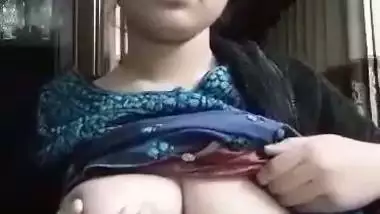 Indian girlfriend nude boobs show viral MMS