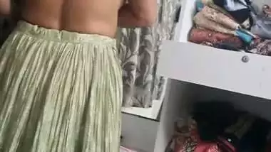 Mumbai Churchgate road apartment bhabhi dress change