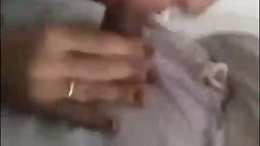 Hijabi lady sucks a professor’s dick in Pakistani sex video