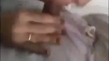 Hijabi lady sucks a professor’s dick in Pakistani sex video