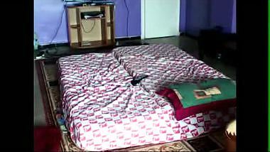 Indore house wife doing home sex with driver mms