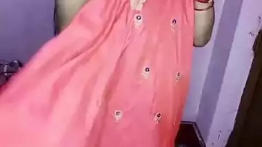 Cute Desi Bhabhi boobs show on cam video