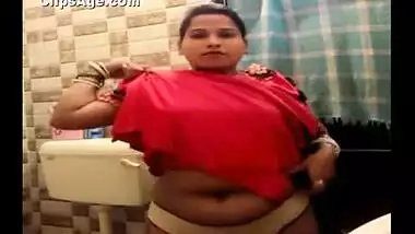 Desi sexy figure bihari bhabhi exposed her naked figure on demand