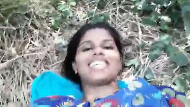 ???? Indian tamil sex secretly in jungal
