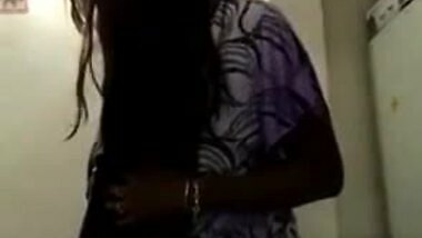 Desi naughty Swathi Naidu latest fingering selfie