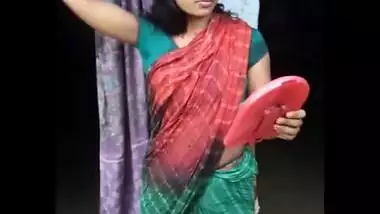 hot housewife bhabhi samhaal kumari navel expose in saree