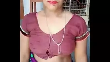 busty housewife bhabhi sexy show in bare blouse