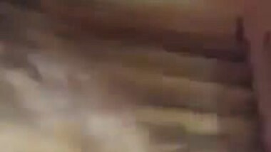 Punjabi Bhabhi saying Fuddi me se paani nikal rahi