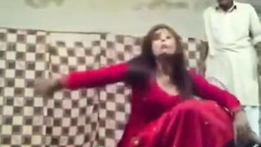 oops shalwar uter gai