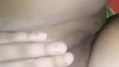 Bangladeshi Girl Showing Boob and Fingering 2 Clips Part 2