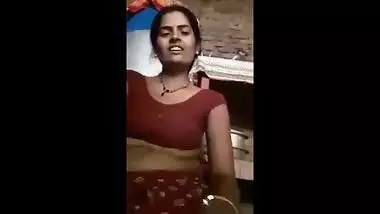 Village bhabi showing boobs pussy