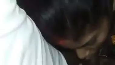 Married lady gives a blowjob to her Sasur in desi porn