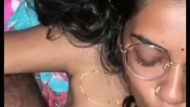 Tamil chashmish girl gives a desi blowjob to her lover