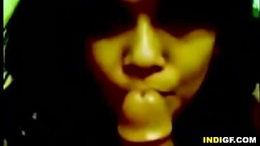 Super Horny Indian College Girl Giving Best Blowjob