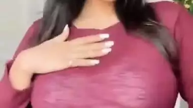 Desi girl sexy moves