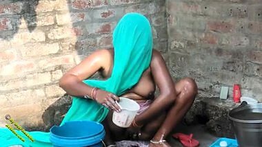 Indian Village Desi Bathing Video In Hindi Desi Radhika