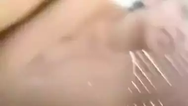 Desi cute girl suck her bf dick