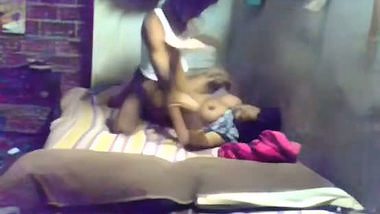 Pervert enjoys Bhabhi behind her husband in an Indian xxx