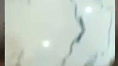 Desi cpl Play with Face Show