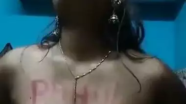 Dehati Bhabhi showing boobs on live cam to her secret lover