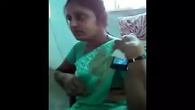 Mature boobs exposed pressed hard – Tamil aunty sex video