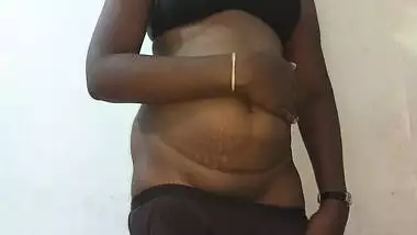 Desi wife show her pussy
