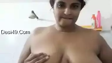 Today Exclusive- Super Horny Bhabhi Shows Her Big Boobs And Masturbating Part 2