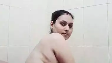Hot Indian Cpl Romance Bathing and Fucking Part 1