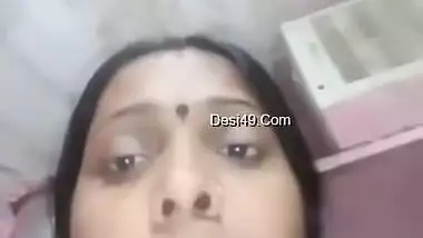 Horny Desi Bhabhi Shows Her Boobs And Masturbating Part 4