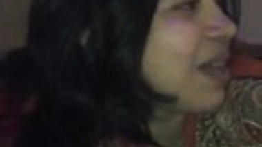 Pakistani aunty reads filthy dirty poem in Punjabi language