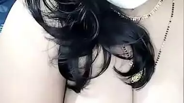 Sexy mature Bhabhi milking boobs