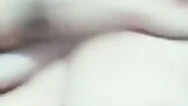 Hot Nagpur girl squeezes her boobs in Marathi sex video