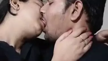 Desi lover very hot kissing