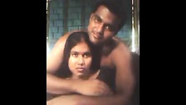 Bangladeshi bhabhi boobs pressing Selfie