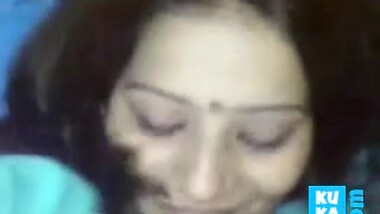 elder cousin showing boobs