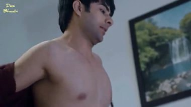 Desi Bhaabi fucked by boyfriend when husband in office
