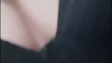 Beautiful girlfriend in maxi shows boobs viral video