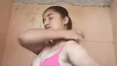 Desi girl showing her nude body