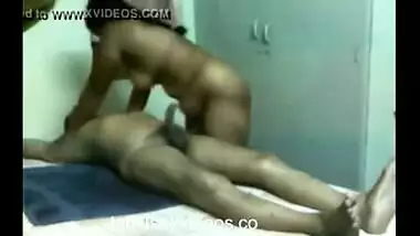 Hot mallu massage using a naked body