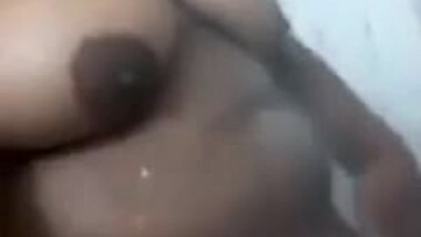 Sexy Desi Milf Aunt Bathing