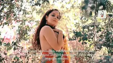 Big boobs model Tiyasha photoshoot video – 2