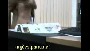 Tamil office girl fucked by boss in her cabin mms