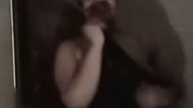 Bangladeshi girl huge boobs showing at night on video call