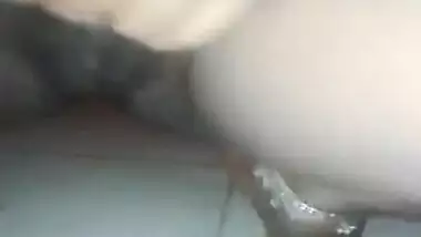 Desi chick play with pussy n boobs