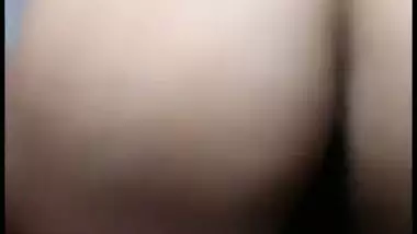 Desi lady showing off her tight asshole and pussy