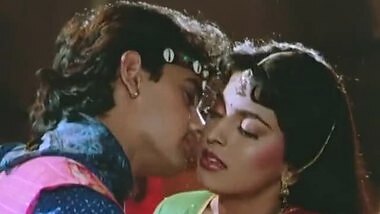 Aamir Khan Gives Juhi A Hickey - Tum Mere Ho - Hot Kissing Scenes.mp4