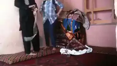 Sexy Kashmiri Bhabhi Sneaky Sex With Lusty Devar Caught