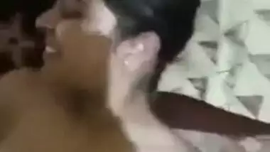 Unbelievably sexy XXX Indian wife sucking dick of her husband MMS